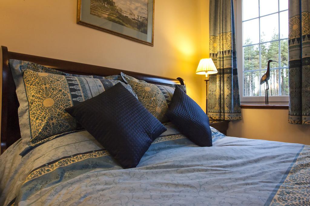 Dinichean House Bed & Breakfast Daviot  Exterior photo